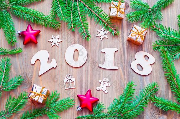 新的年2018背景和2018轮廓,圣诞节玩具,冷杉英语字母表的第20个字母