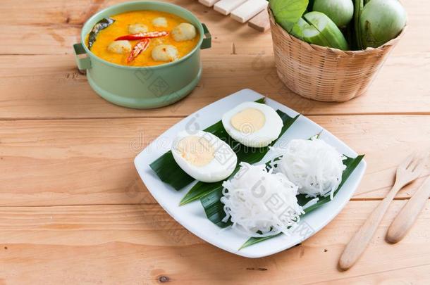 椰子<strong>奶咖</strong>喱食品鱼和鱼球和ThaiAirwaysInternational泰航国际稻面条