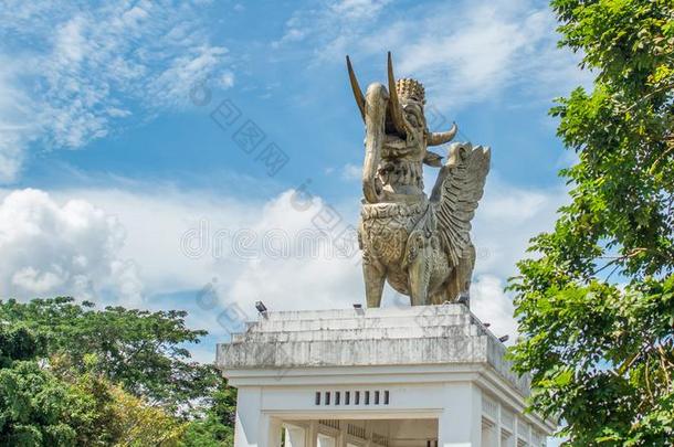 雕像关于伦布斯瓦纳。采用岛库马拉。,神话学动物从Indonesia印尼