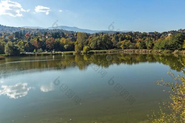 秋关于潘查列沃湖,保加利亚