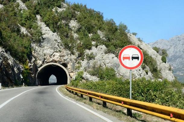 山隧道,公路路.