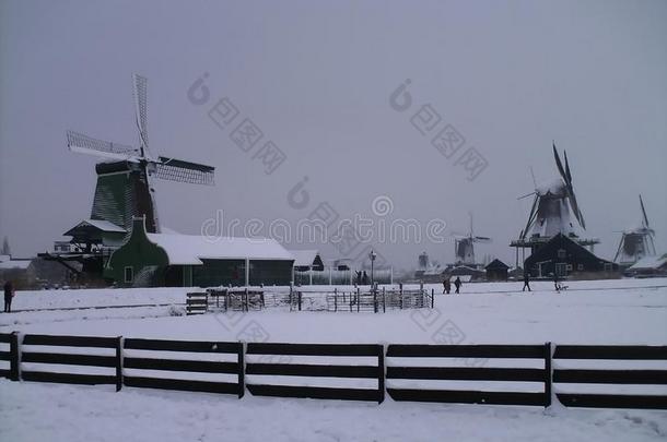 荷兰人的风车.公园风车.荷兰Netherlands.荷兰的正式名称为尼德兰王国