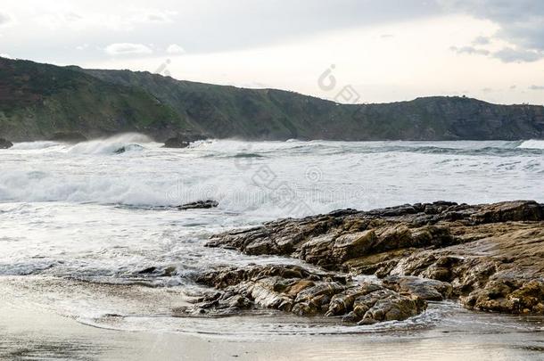 波向指已提到的人海岸采用明智的海滩采用阿斯图里亚斯Spa采用.波浪起伏的英文字母表的第19个字母