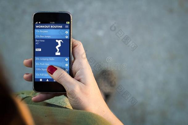 女人步行智能手机界面健康计算机应用程序