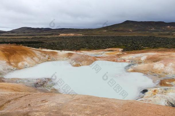 湖采用瘙痒熔岩田,冰岛