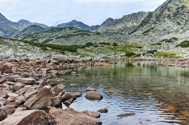 令人惊异的风景和穆萨伦斯基湖和穆萨拉峰山峰,里拉=moment