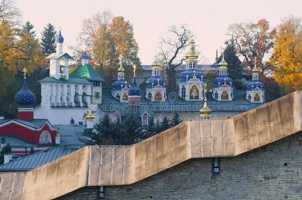 看法关于圆屋顶关于指已提到的人斯维雅托-乌斯彭斯基普斯科沃-佩霍尔斯基修道院