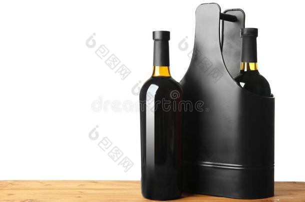 表和葡萄酒瓶子和赠品盒
