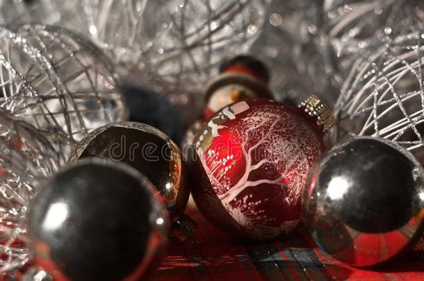 雪球和圣诞节装饰