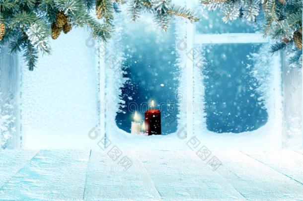 圣诞节<strong>背景</strong>和被霜覆盖的窗和