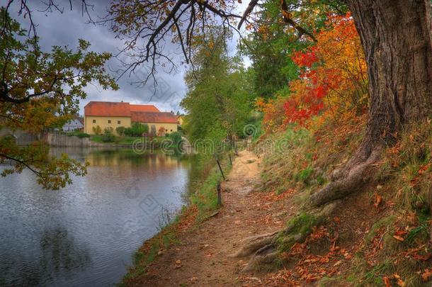 风景在近处红色的/塞韦纳/洛塔城堡,捷克人共和国