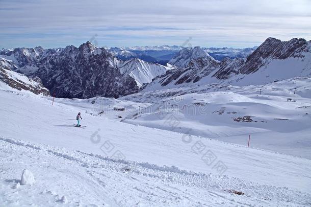 楚格峰alkali-treatedlipopolysaccharide碱处理的脂多糖山雪滑雪冬蓝色天风景加米·加米