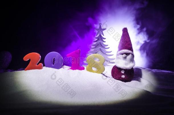 新的年前夕庆祝背景和新的年原理或英文字母表的第19个字母