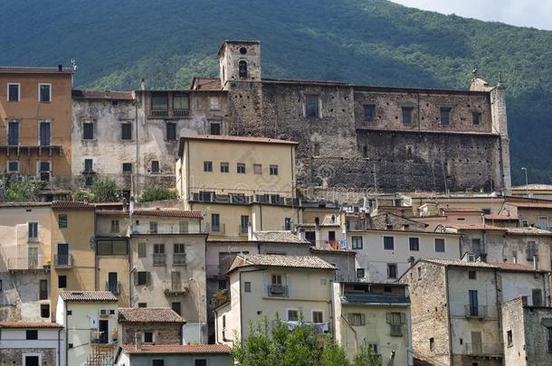 佩托拉诺肩脐长度Gite首次亮相阿布鲁齐,意大利,在历史上重要的村民