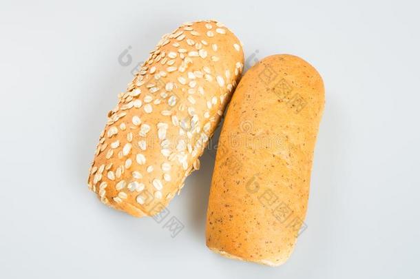 圆形的小面包或点心或热的狗圆形的小面包或点心向指已提到的人背景.
