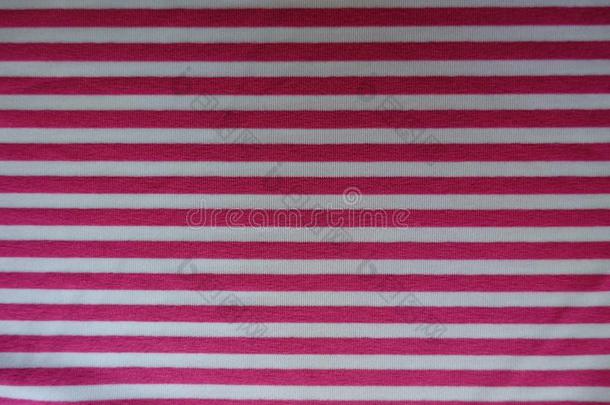 白色的织物和水平的粉红色的条纹