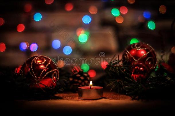 蜡烛和圣诞节树装饰.圣诞节节日的后座议员