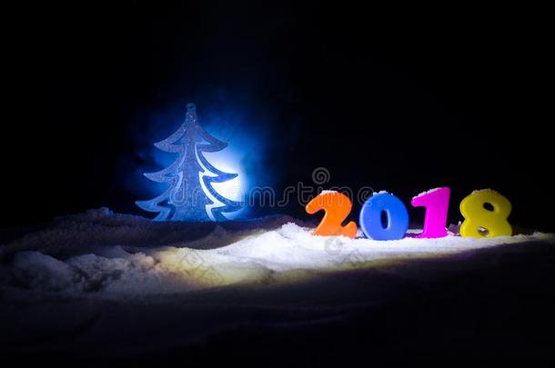 新的年前夕庆祝背景和新的年原理或英文字母表的第19个字母