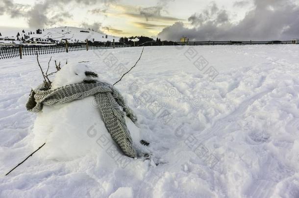 雪人采用一<strong>雪原</strong>一t黄昏