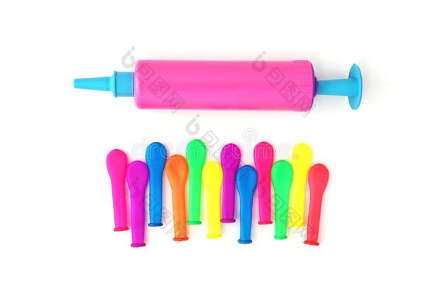 小的粉红色的塑料制品风箱和混血儿气球,小孩`英文字母表的第19个字母玩具