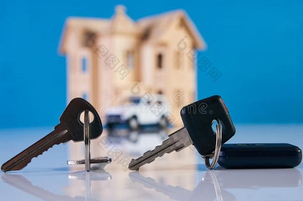 汽车钥匙和房屋钥匙s和新的汽车和家