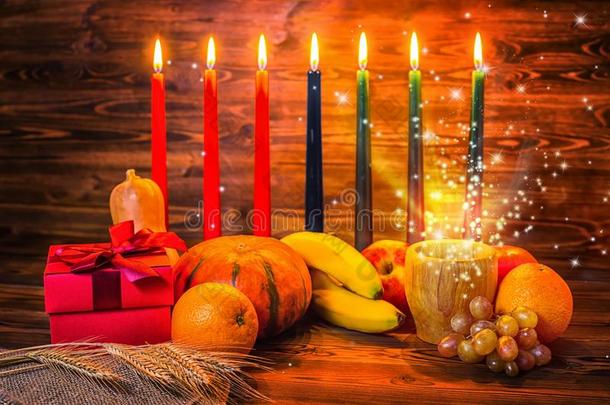 宽扎节假日观念和传统的点火蜡烛,赠品盒,