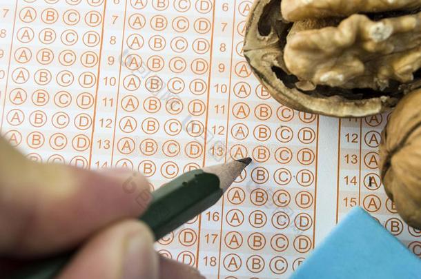 胡桃食物examinations考试敞开的指已提到的人智慧,胡桃提高的价值指已提到的人脑和