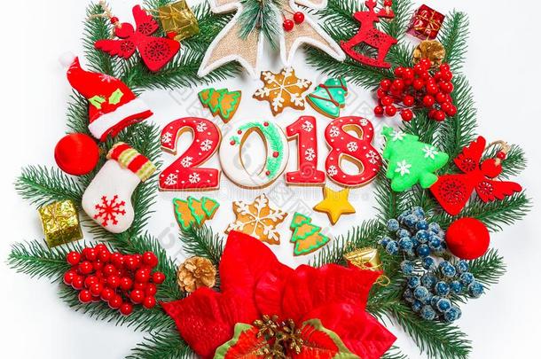 圣诞节花环和装饰,和姜饼2018,树枝