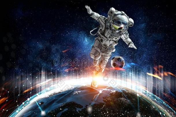 宇航员比赛足球游戏
