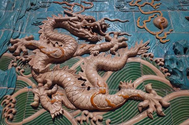 中国人龙雕刻艺术品