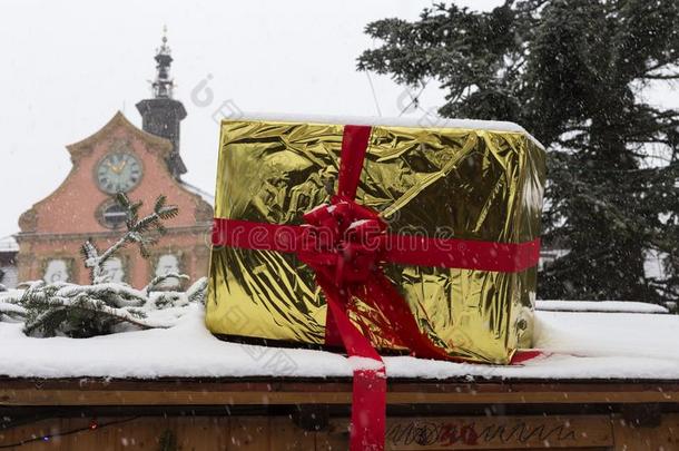 下雪向圣诞节交易和家畜的肺脏灯和decorati向采用