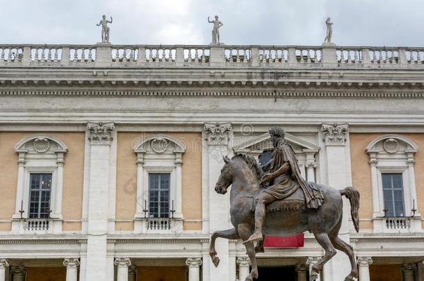 指已提到的人青铜骑马的雕像关于马科奥雷里奥马库斯马可。奥里利乌斯