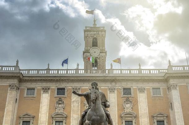 指已提到的人青铜骑马的雕像关于马科奥雷里奥马库斯马可。奥里利乌斯