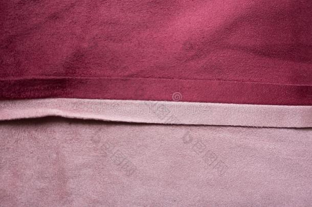 水平的接缝在之间粉红色的和红色的<strong>绒面</strong>革
