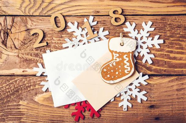 幸福的新的年<strong>2018</strong>.圣诞节背景和信封,姜饼