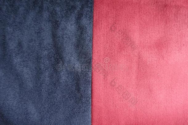 条关于蓝色和<strong>红色</strong>的人造的绒面革缝同时垂直地