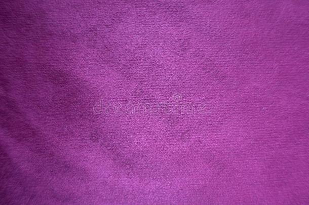 紫罗兰人造的绒面革织物从在上面
