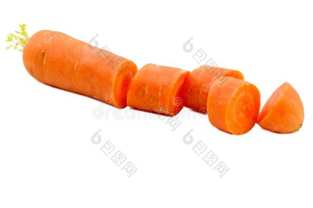 胡萝卜是将切开进入中几个的一件关-在上面向一白色的isol一ted