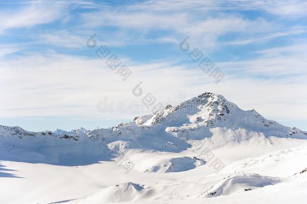 雪-脱帽致意山峰关于指已提到的人山关于指已提到的人高加索人背脊