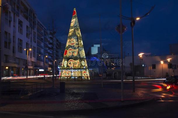 大的圣诞节树采用菲罗<strong>城市</strong>