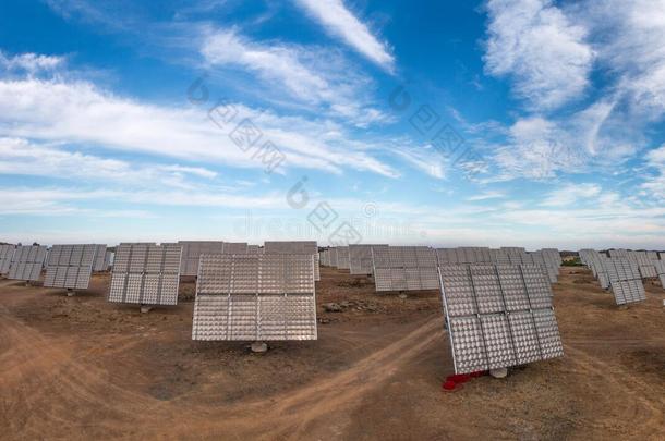 田关于光电池的太阳的镶板聚集能量.