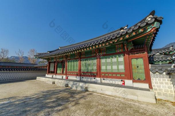 美丽的传统的房屋在京博宫,首尔,朝鲜