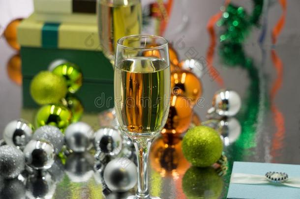 圣诞节和新的年庆祝和香槟酒.新的年胡里节