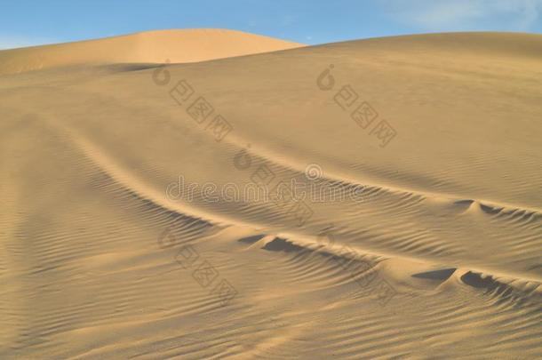 从落下路车辆小路采用沙在帝国的沙沙丘,加利福尼亚州