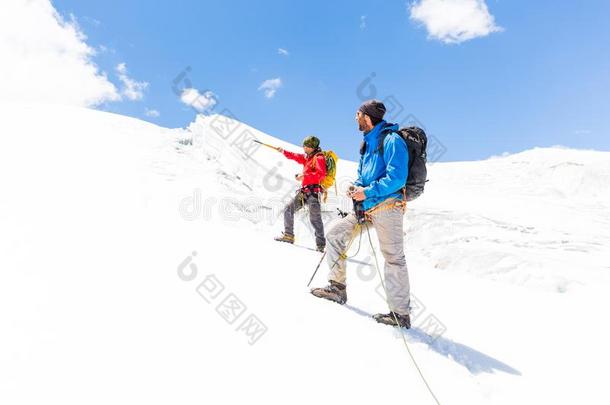两个炼金术士朋友步行攀登的冰冰河山=AlphaNumericDisplayEquipment