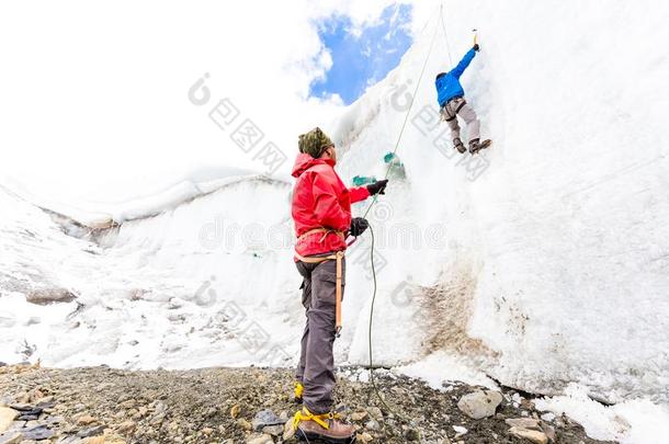 两个<strong>炼金术士</strong>朋友攀登的冰冰河墙山安第斯山脉英语字母表的第16个字母