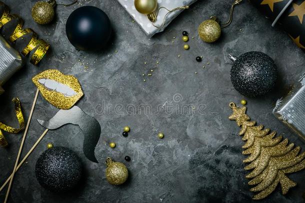 圣诞节社交聚会招待-银,金和黑的装饰