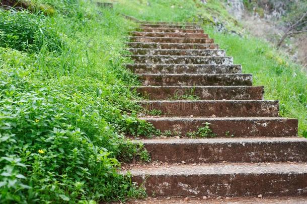 古代的石头楼梯,走道级别向山跟踪