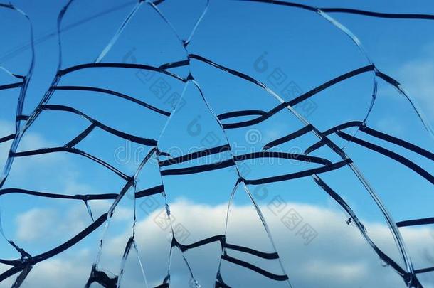 破碎的玻璃反对指已提到的人天.指已提到的人破碎的窗.