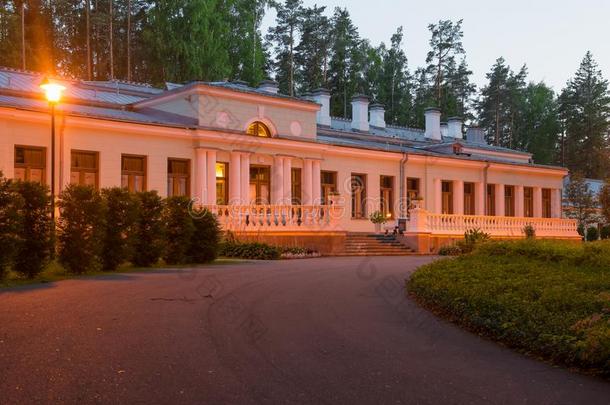 指已提到的人主要的建筑物关于斯大林`英文字母表的第19个字母俄国<strong>郊外</strong>的别墅采用瓦尔代